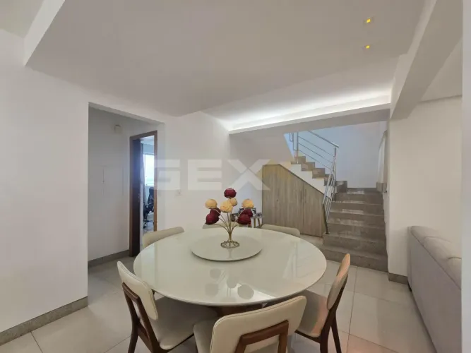 Cobertura Duplex à Venda no Bairro Santo Antônio em Divinópolis MG.