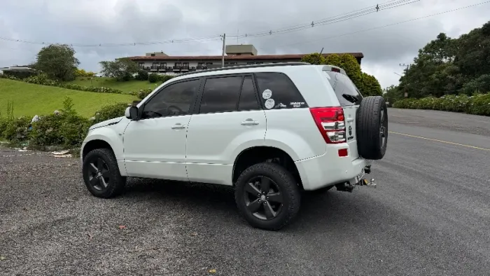 Suzuki Grand Vitara 2.0 16V 4x2/4x4 5P Mec. 2010