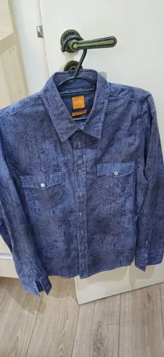 Camisa Hugo Boss legítima. Excelente estado. Tamanho P. Original.