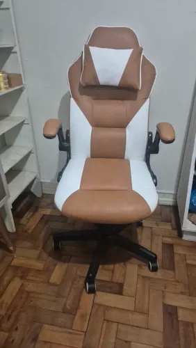 Cadeira gamer/escritório em ótimo estado!