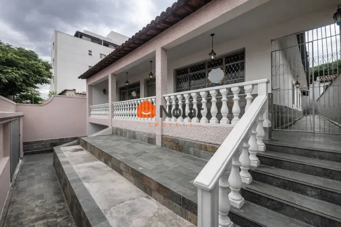 Casa para De 4 quartos á venda com 2 vagas no Bairro Santa Inês em Belo Horizonte MG