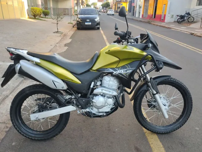 XRE 300 r