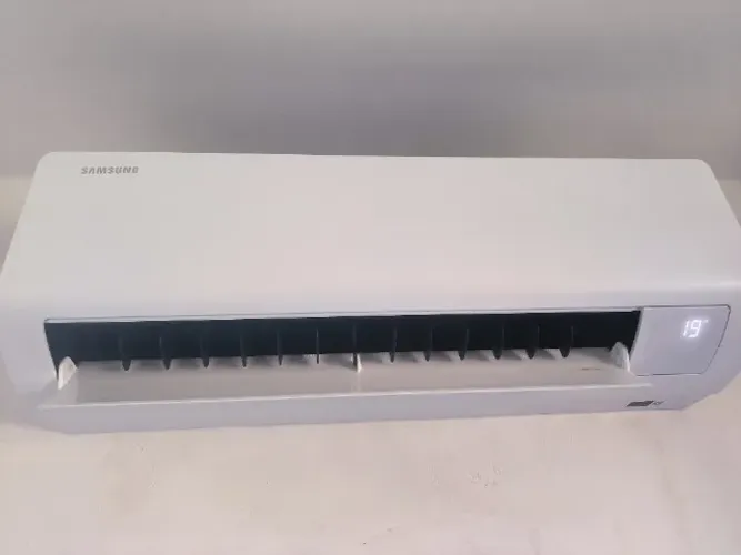 Vendo Ar-condicionado Samsung semi-novo