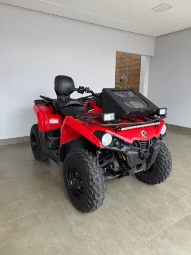 Quadriciclo can an 570 outlander 4x4