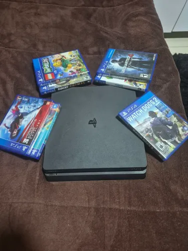 PlayStation 4 slim 400 GB + controle + 2 jogos da imagem. (Podendo adicionar outros)