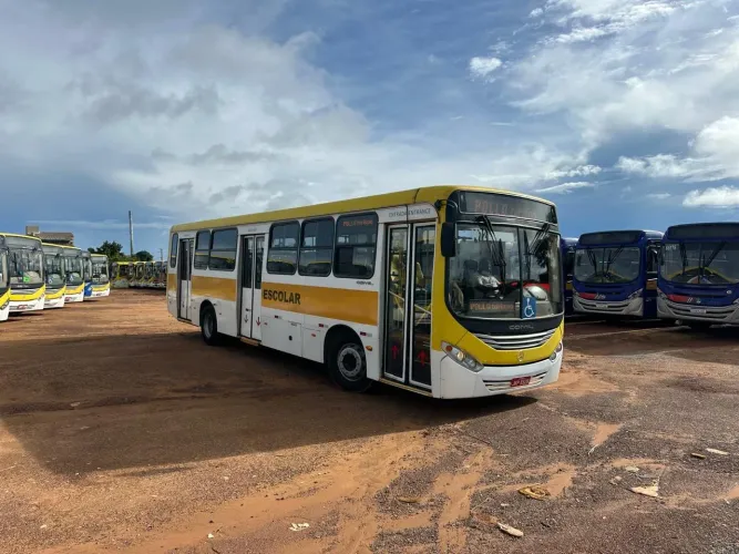Ônibus 2013 Mercedes Benz 