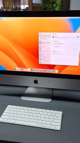 iMac 21.5" (2017) - Intel i5 - 8GB RAM - macOS Ventura - Excelente Estado