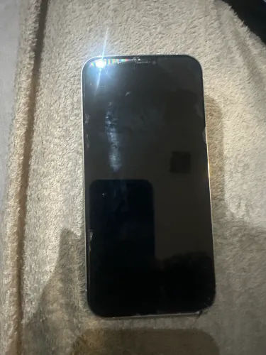 iPhone 12 para retirada de peças