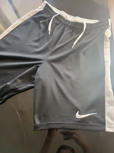 Shorts Nike Dri-fit Academy Masculino Preto E Branco Original- modelo 2023 original!