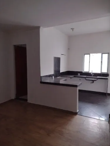Locação de casa 01 dorm. - 01 vaga - Jd. Vista Alegre - Embu das Artes - SP.
