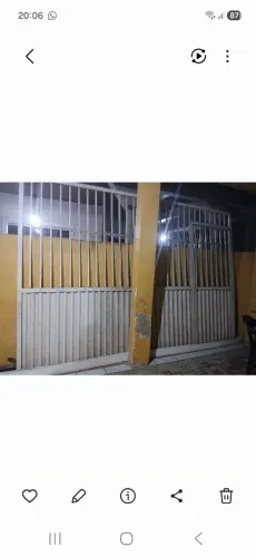 Grade de ferro com portão