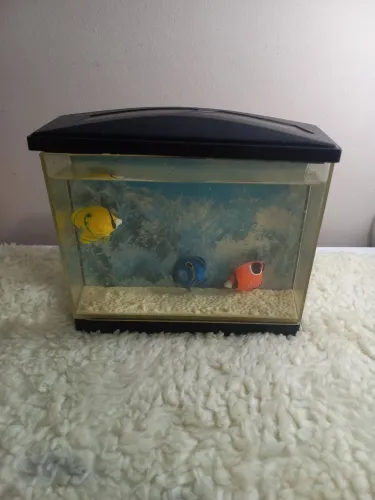 Brinquedo Antigo Aquário de Acrílico com Peixinhos - Anos 90 (No Estado)