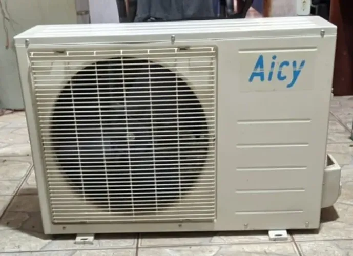  Ar-Condicionado Split Midea Aicy 18.000 BTUs Quente/Frio (NUNCA USADO)