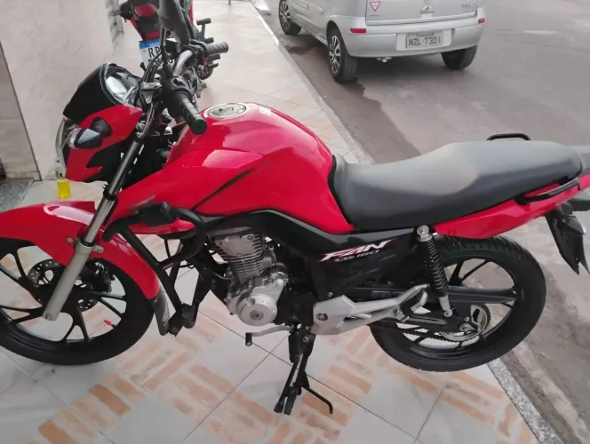 Moto muito nova