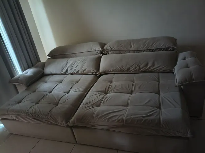 Sofá retrátil e reclinável 