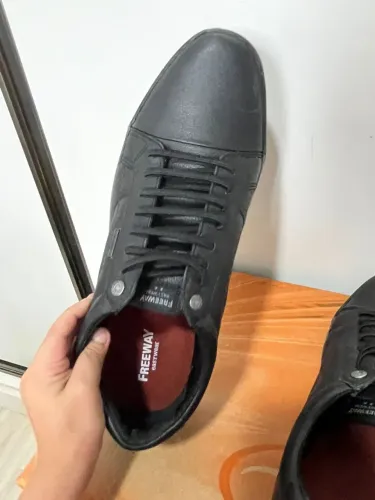 SAPATENIS DE COURO, NOVO PARA SAIR HOJE, R$ 90,00