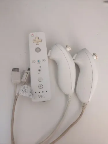 Wiimote branco + 2 nunchuck