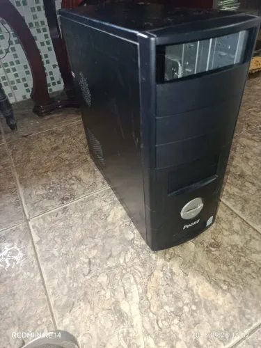 Gabinete antigo Focus