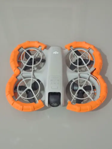 DJI Neo com protetor 1 bateria