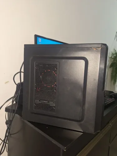 PC Gamer Ryzen 7 2700 + RTX 2060