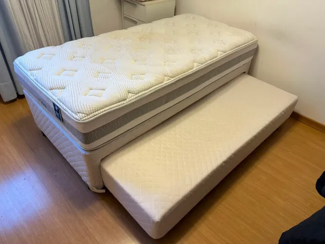 Cama Box Solteiro King Koil com Cama Auxiliar - Excelente Estado