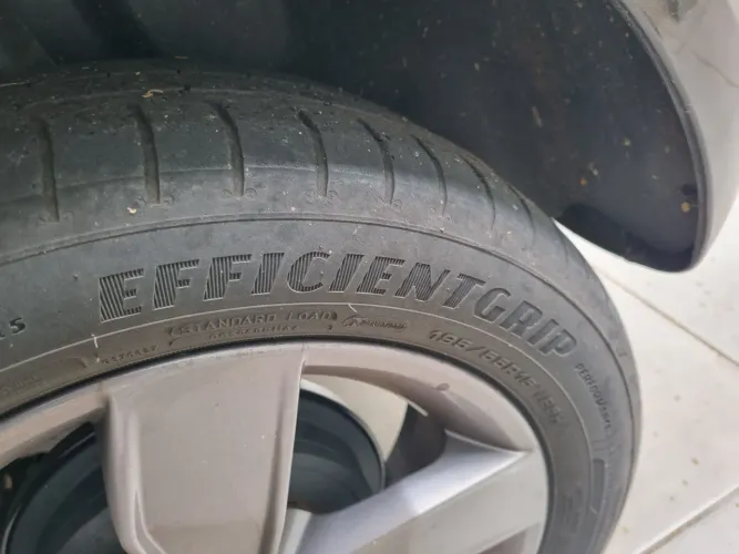 4 pneus usados Good Year Efficient