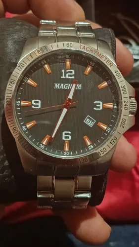 Relógio Magnum