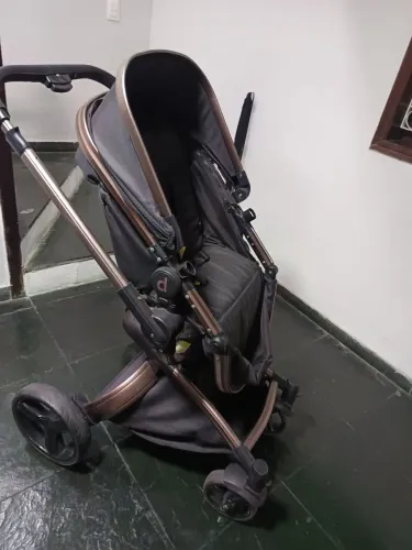 Vendo carrinho de bebê Dzieco