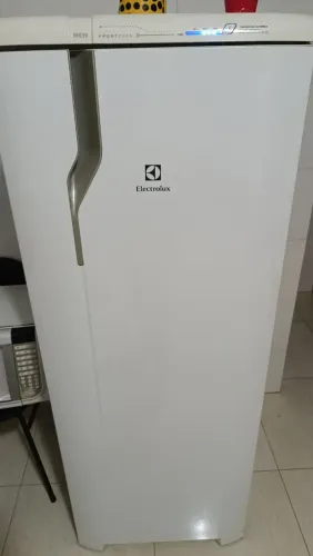 Geladeira Eletrolux Frost Free 240L