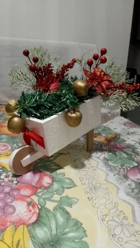 Enfeite de Natal Carrinho de Mão Natalino - Artesanato