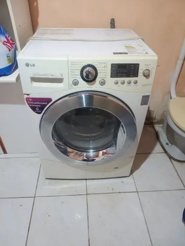 Duas lavadoras de roupa LG DirectDrive 8,5kg R$700