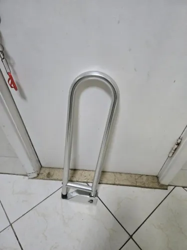 Barra de apoio articulada em inox