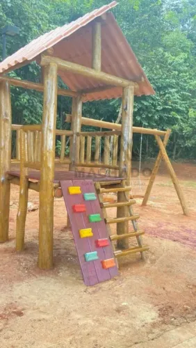 Playground de madeira 