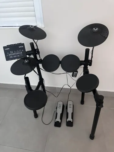 Bateria eletrônica Yamaha DTX402K