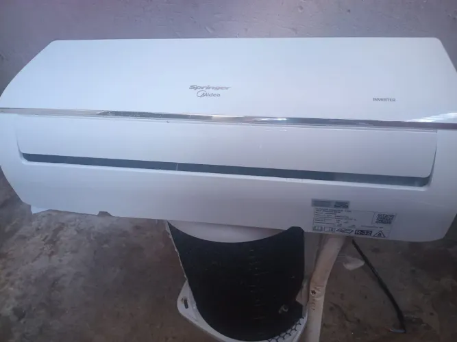 CENTRAL MIDEA 9.000 BTUS INVERTER