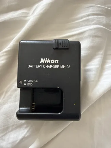 Nilson Battery Charger MH-25