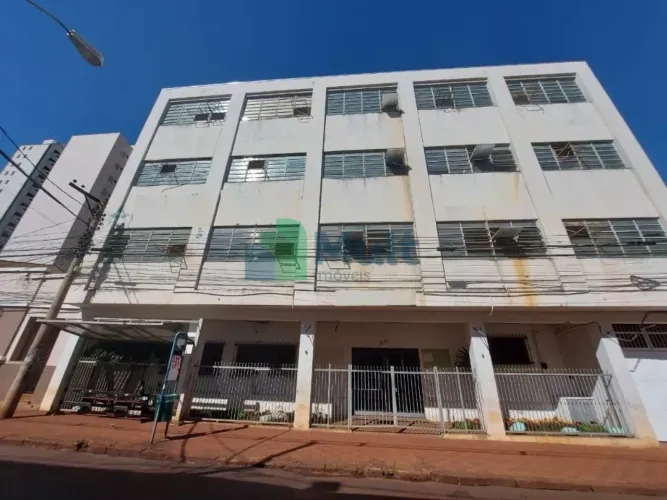 Prédio Comercial para Locação com área útil de 2.500m² ao lado da Igreja São José no Centr