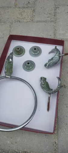 Peças antigas de banheiro