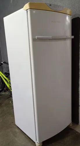 Freezer em perfeito estado interna toda original