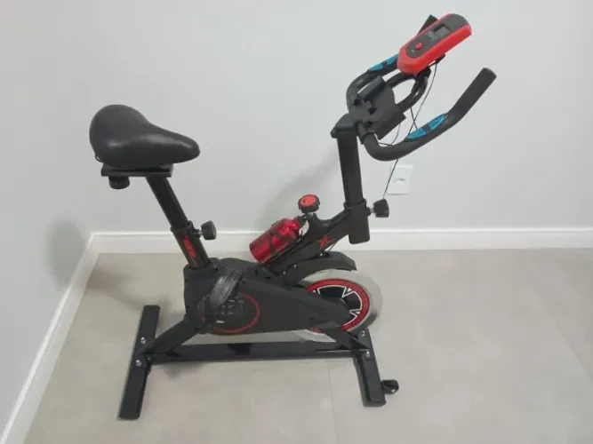 Bicicleta ergométrica nova (usada duas vezes)