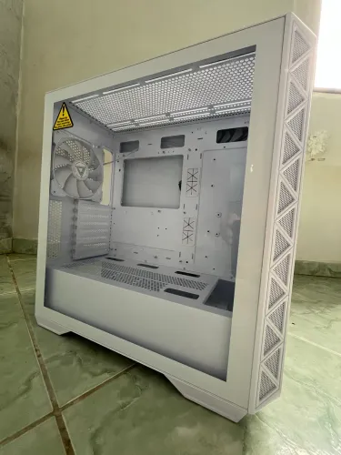 Gabinete branco grande