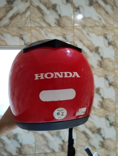 Capacete bem novinho!