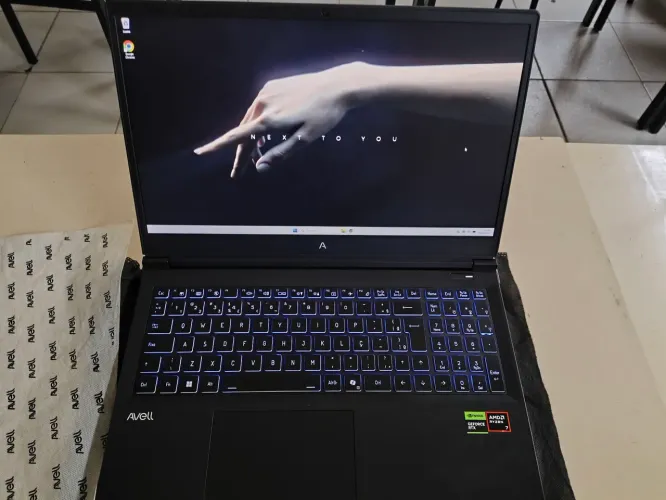 [Vendo] Notebook Gamer Avell Storm 450 - Ryzen 7, RTX 4050, 32GB RAM DDR5, 1TB SSD, 144Hz