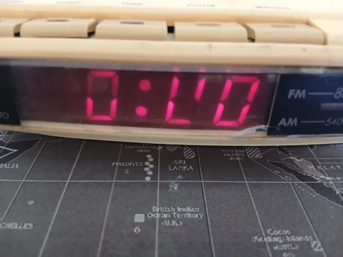 RÁDIO RELÓGIO CE ANOS 80