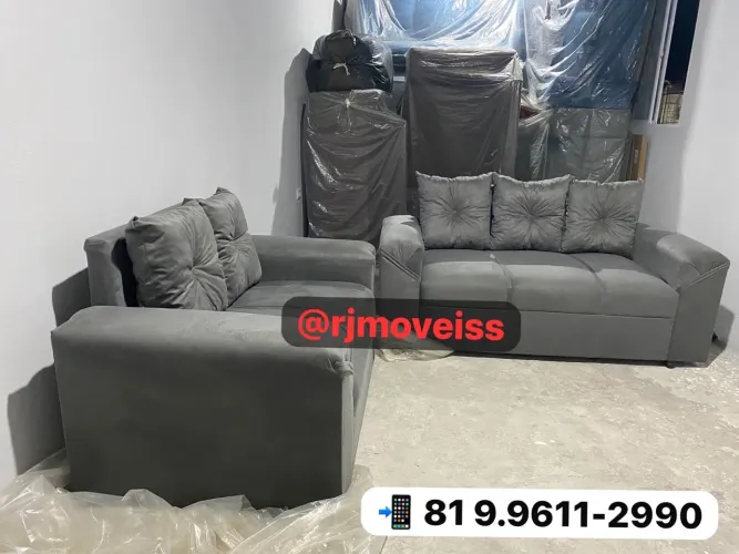 Sofá almofadado disponível pronta entrega