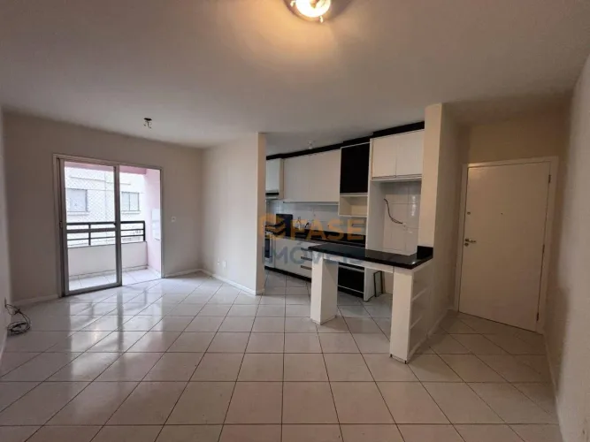 Apartamento com 3 dormitórios sendo 1 suíte à venda, 79,00 m² por R$ 450.000,00 - Centro -