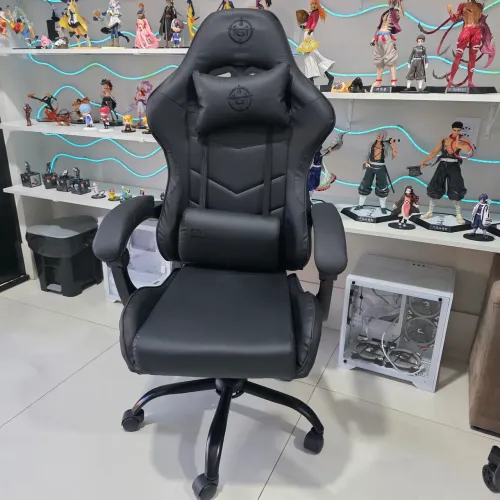 Cadeira Gamer Reclinável com almofadas em couro sintético, suporta até 120kg *Nova montada