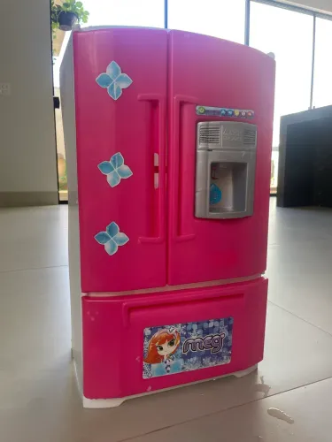Geladeira infantil 