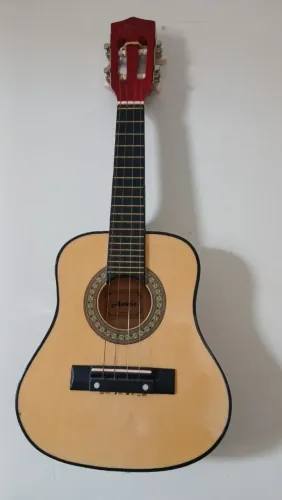 Cavaquinho seminovo