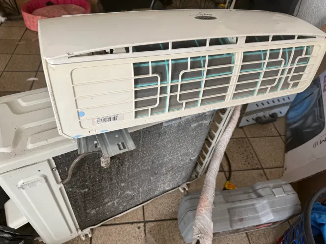 Split inverter 9 mil btus 